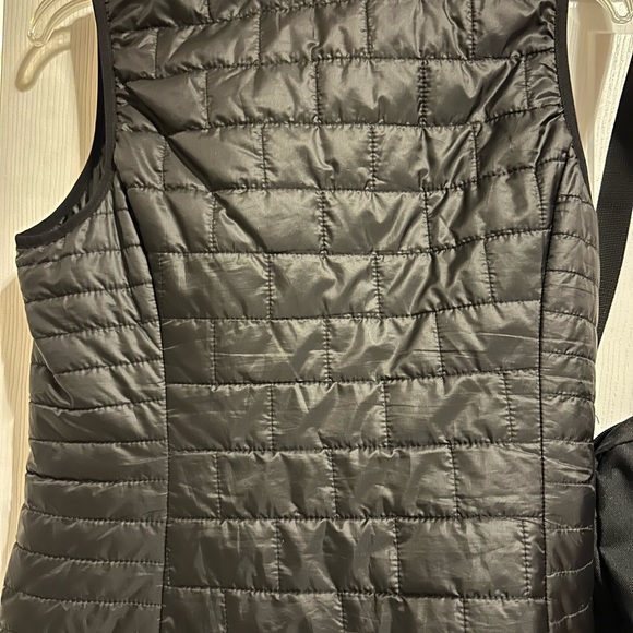 North face vest - Picture 2 of 3